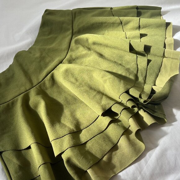 Green Wide Waistband Layered Ruffle Hem Shorts - Picture 2 of 3